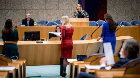 Sigrid kaag is met d66 de grote winnaar van de verkiezingen. Vrouwen lopen warm als lijsttrekker: 'Mannen zijn bang ...