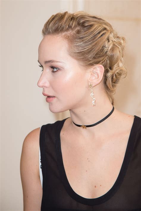 Jennifer lawrence's height is 5 ft 9 in or 175 cm. Jennifer Lawrence - Christian Dior Show at Paris Fashion ...