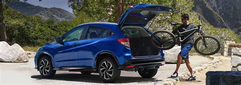 The push from dealers to move the lx models out right now suggests a new model out shortly. 2020 Honda HR-V Lease near Sleepy Hollow, IL