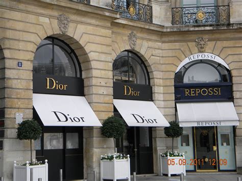 ~ Christian Dior ~ Place Vendome Paris Fenetre