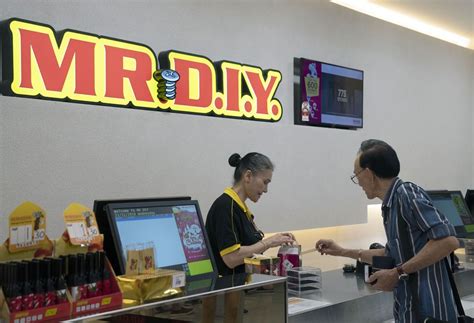 Mr diy membuka toko pertamanya pada juli 2005 yang berlokasi di jalan tuanku abdul rahman, malaysia. Mr DIY Has 1,000 Job Openings & Encourages People with ...