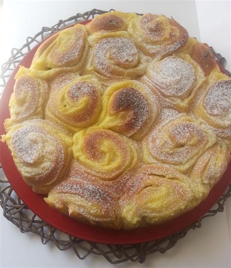 Torta di Rose con Crema Pasticcera al Limone con Lievito Madre