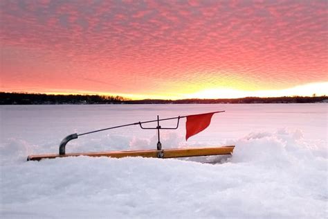 The Ultimate Beginners Guide To Tip Up Ice Fishing Fishing Duo