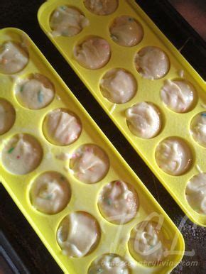 Although a lot of recipes use a cake mix and a can of premade. Recoie For Cake Pops Made Using Moulds - How To Make The ...