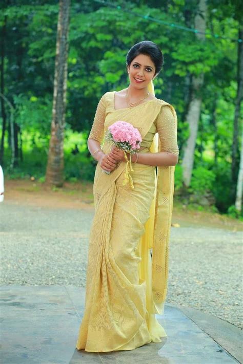 Pin By Alphonsa Thomas On Kerala Bride Christian Bridal Saree