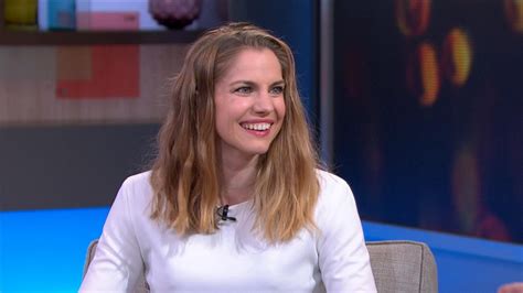 Veep Star Anna Chlumsky Comes To Broadway Good Morning America