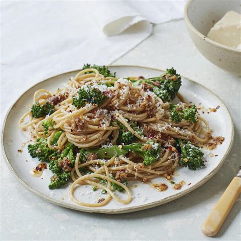 Whole Wheat Pasta With Tenderstem® Broccoli Chilli And Anchovies