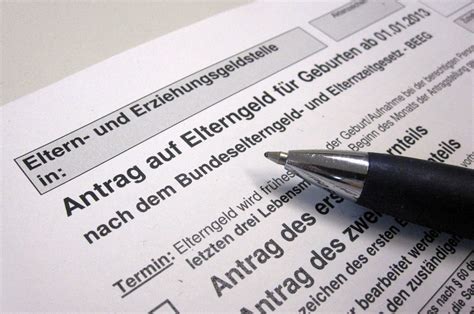 In solchen fällen kann sich die auszahlung des elterngeldes sogar einige monate verzögern und im schlimmsten fall kennst du deinen tatsächlichen elterngeldanspruch nicht genau und erhältst weniger als dir zusteht. Elterngeld - Stadt Leipzig