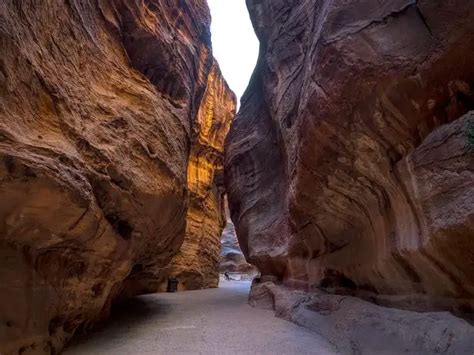 Al Siq The Flaming Gorge Leading To Petra Jordan