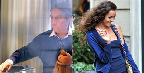 E' morta a napoli diana de feo, giornalista, ex senatrice e moglie dell'ex direttore del tg4 emilio fede. Emilio Fede, vengo dopo il tiggì. E in gioielleria spunta ...