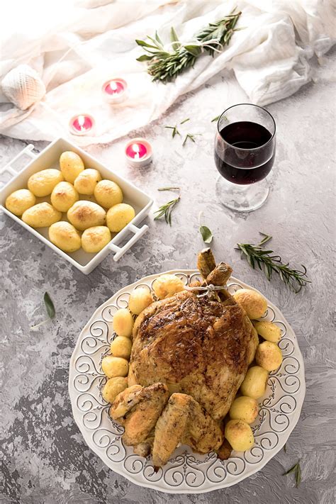 Alcune ricette light scelte per voi, facili da realizzare, ottima idea per pranzo o cena, ricette veloci, dall'antipasto al dolce, insalate, primi piatti, secondi, brioche senza uova, latte, burro o olio. Pollo al Forno ripieno con Carne macinata e Salsiccia