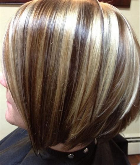 This type of brown hair with blonde highlights starts off with a light brown base that supports graduated blonde highlights as they this has a chestnut brown base and both the lowlights and highlights here are a very beautiful neutral pale blonde. 60 Great Brown Hair With Blonde Highlights Ideas