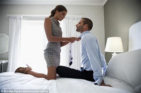 Men Fear Sexual Affairs But Women Are More Upset If Their Partner Falls