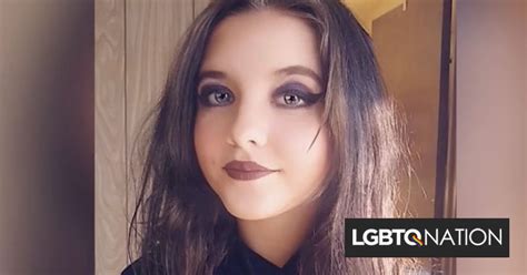 Une Adolescente Punie Pour Avoir Dit Qu Elle Tait Lesbienne Dans Le Bus Scolaire Obtient Une