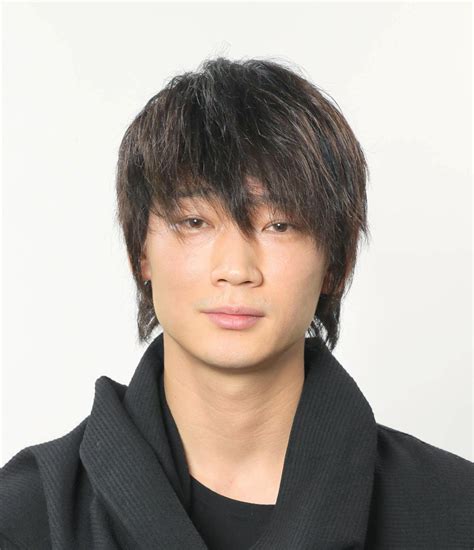 俳優「綾野剛」が携わった映画58作品を紹介。「ホムンクルス(2021年4月2日(金)公開)」の出演(名越進 役)。現在上映中の「ヤクザと家族 the family」の出演(山本賢治 役)。 綾野剛の"嵐愛"あふれるインスタが話題「5×20で100なのか ...