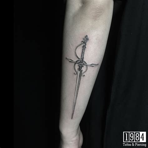 𝑩𝒍𝒂𝒄𝒌𝒘𝒐𝒓𝒌 𝑺𝒘𝒐𝒓𝒅 𝑻𝒂𝒕𝒕𝒐𝒐 Sword Tattoo Tattoos Blackwork Tattoo