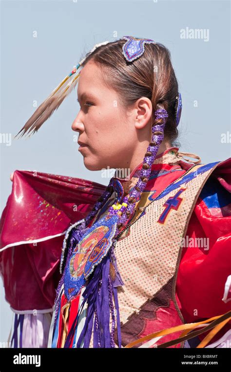 Portrait Women S Fancy Or Shawl Dancer Pow Wow Blackfoot Crossing Historical Park Alberta