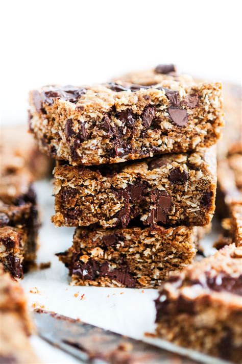 How do you make peanut butter and chocolate oat bars? Healthyish Dark Chocolate Oatmeal Bars - Aberdeen's Kitchen