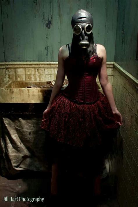 Sexy creepy | Maschere antigas, Fotografia concettuale, Idee di fotografia