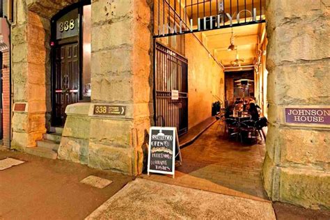 So eine tolle kleine bar , viel atmosphäre und großartiger service. 32 von 90 nachtleben in greater sydney. Top 10 Bars In Sydney - Hidden City Secrets