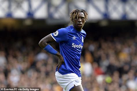 Attaccante, classe 2000, della juventus. Italy news: Moise Kean DROPPED by Italy as a punishment ...