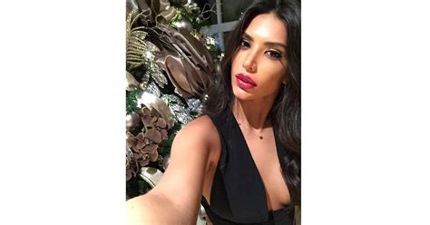Anara Atanes Selfie Sexy De Noël Sur Instagram Le 25 Décembre 2014 Purebreak