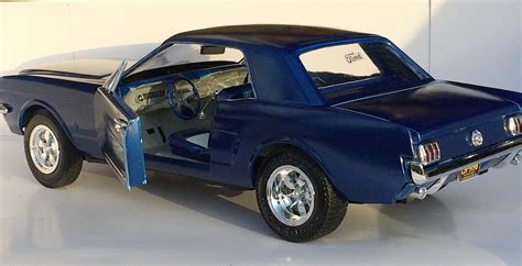 1965 Ford Mustang Plastic Model Car Kit 116 Scale 87206