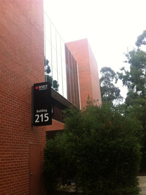 Building 215 At Rmit Bundoora — Studentvip