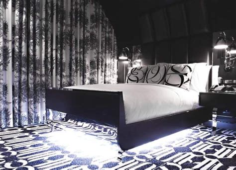 8 Of Americas Kinkiest Hotel Rooms Hotel Style Bedroom White