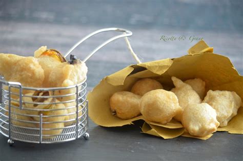 Oggi e san martino, 11 novembre e in molti hanno la tradizione di preparare un dolce. ZEPPOLE DI PASTA CRESCIUTA - Ricotta & Grano Blog ...