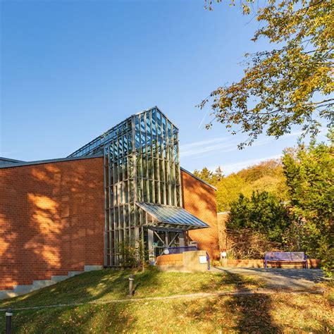 After the second world war, he introduced the reforms of the second vatican council to his diocese. Architektur: Wilhelm-Kempf-Haus