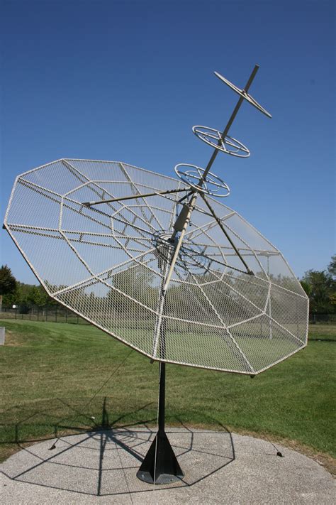 Fileradio Antenna Cite De Lespace Wikimedia Commons