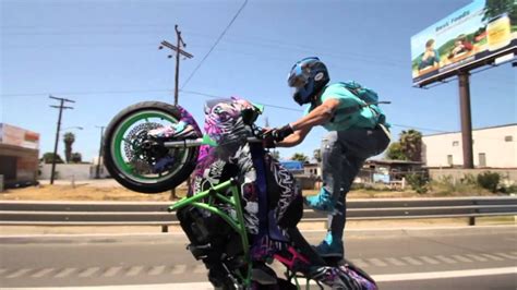 Crazy Streetbike Wheelies In Mexico Youtube