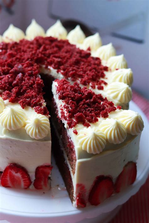 Red velvet cake with a tangy buttermilk batter and luscious cream cheese frosting. Hopeless Romantic - Red Velvet Cake with Cream Cheese Frosting