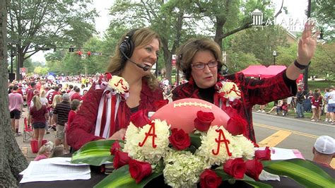 A crimson tide tradition since 1920. UNIVERSITY OF ALABAMA HOMECOMING PARADE - 2017 - YouTube