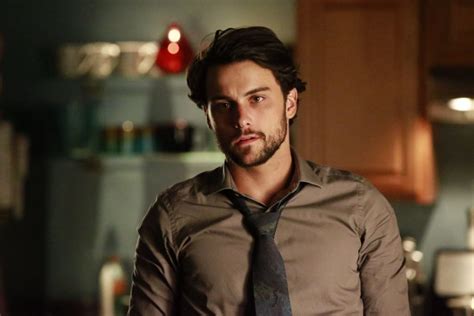 A group of ambitious law students and their brilliant criminal defense professor become involved in a twisted murder plot that promises to change the course of their lives. 8 razones por las que amamos a Connor Walsh - How to Get ...