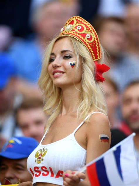 「fifa World Cup Russia 2018」おしゃれまとめの人気アイデア｜pinterest｜vparker ホットなチアリーダー サッカーガール スポーティな女の子