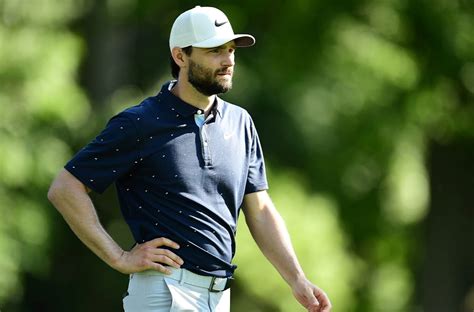 Troy merritt looks over a birdie putt on the 17th hole during the second round of the children's miracle network classic at the disney palm and magnolia course on november 12, 2010 in lake buena vista, florida. Troy Merritt lidera el Barracuda Championship; el ...