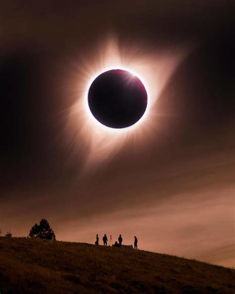 10 Most Incredible Shots Of The 2017 Solar Eclipse Demilked