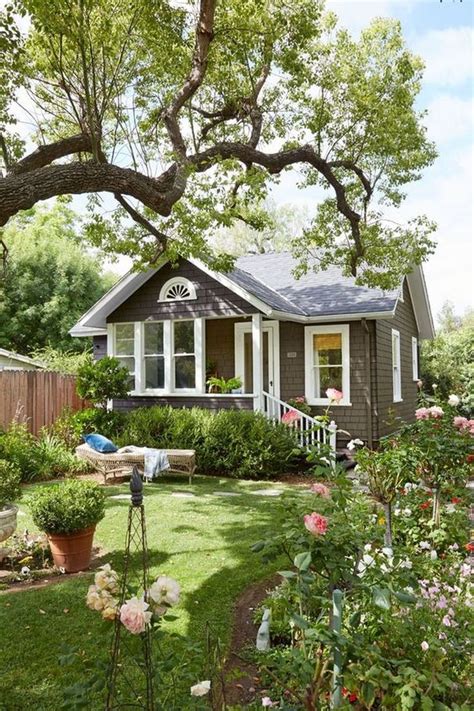 36 Stunning Front Yard Cottage Garden Landscaping Ideas