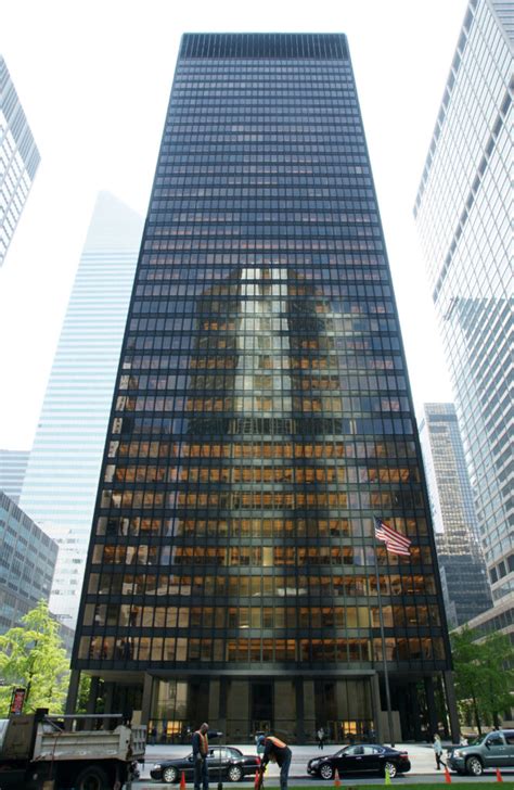 Mies Van Der Rohe The Architect Of Steel And Glass