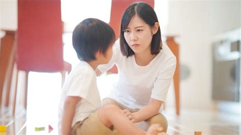 子どもを叱ってもヘラヘラふざけるのはなぜ？親ができる対応法は ぎゅってweb