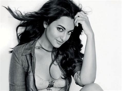 Sonakshi Sinha Has Tweeted Saying Shell Take A Break From Twitter