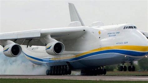 Впервые взлет самого большого самолета был заснят с дрона. Самолет «Мрия» (Ан-225): технические характеристики ...
