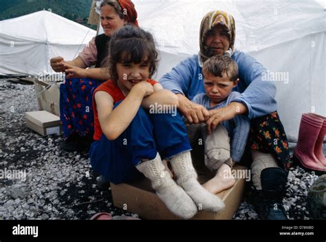 Zenica Bosnia Bosnian Refugees Un Camp Women And Children Stock Photo Alamy