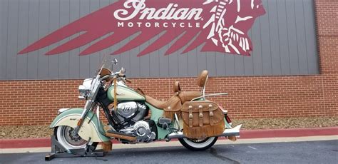 2020 Indian Motorcycle® Chief® Vintage Willow Greenivory Cream For