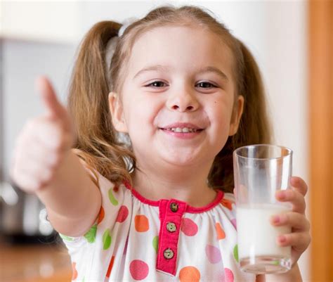 What Are The Health Benefits Of Whole Milk With Pictures