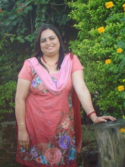 Beautiful Sexy Fat Pakistani Aunties Hot Photos Desi
