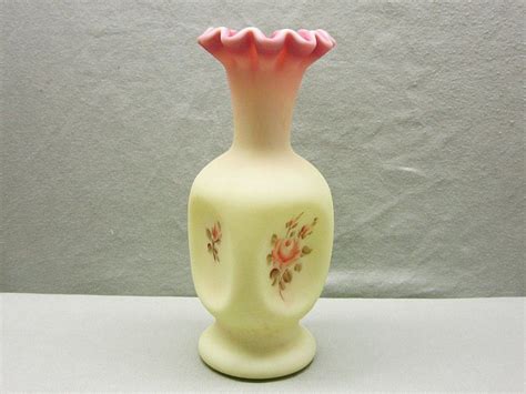 Fenton Rose Burmese Pinch Vase 7 5 65 00 Via Etsy Vintage Art Glass Fenton Fenton