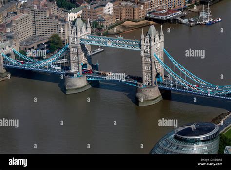 Luftbild Tower Bridge Themse London England Stock Photo Alamy
